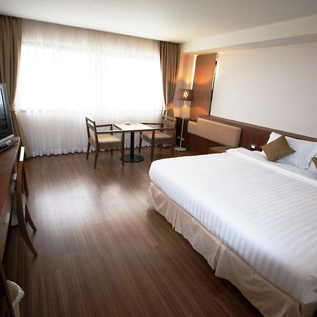Hiran Residence Patong Extérieur photo