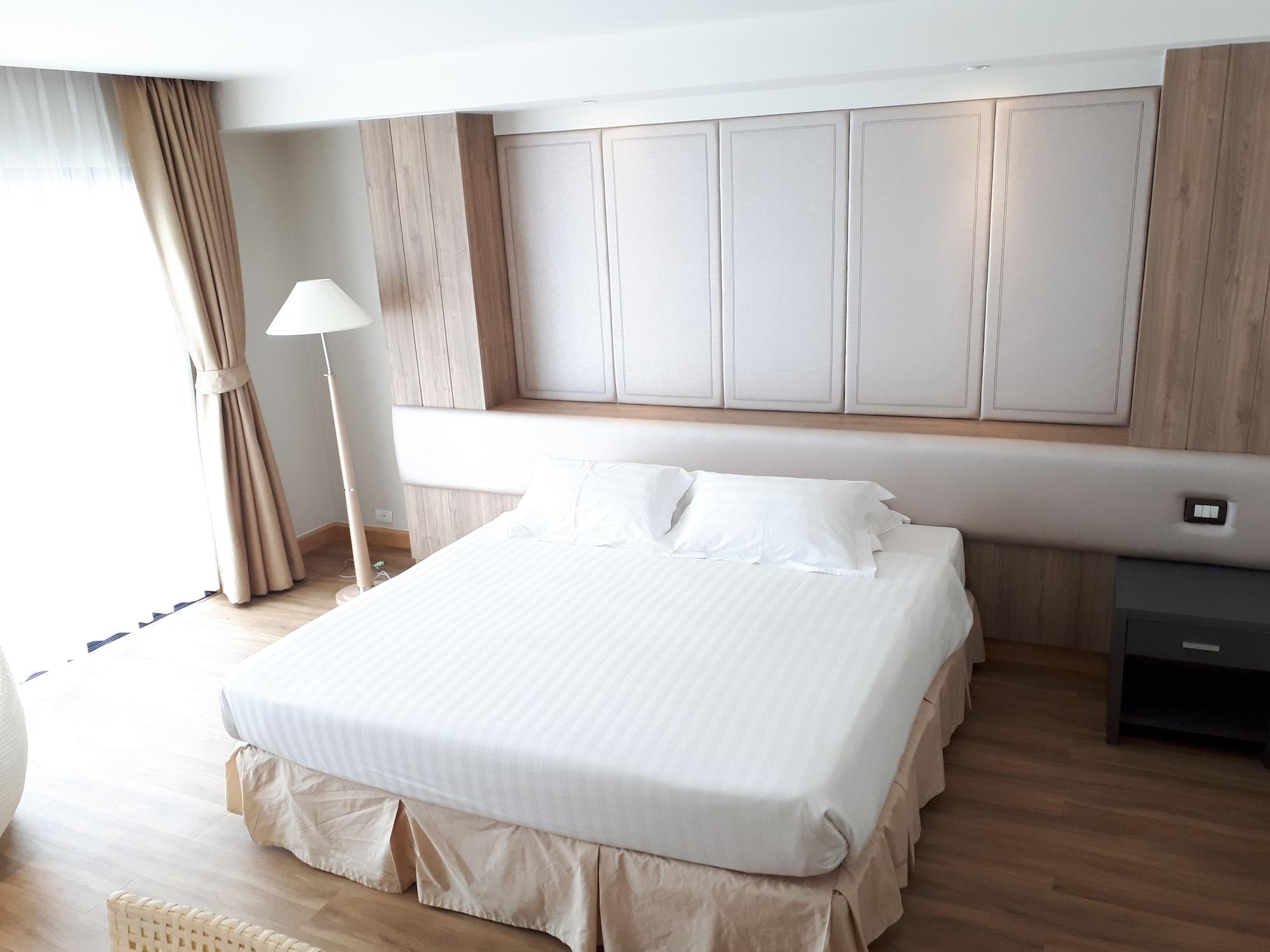 Hiran Residence Patong Extérieur photo
