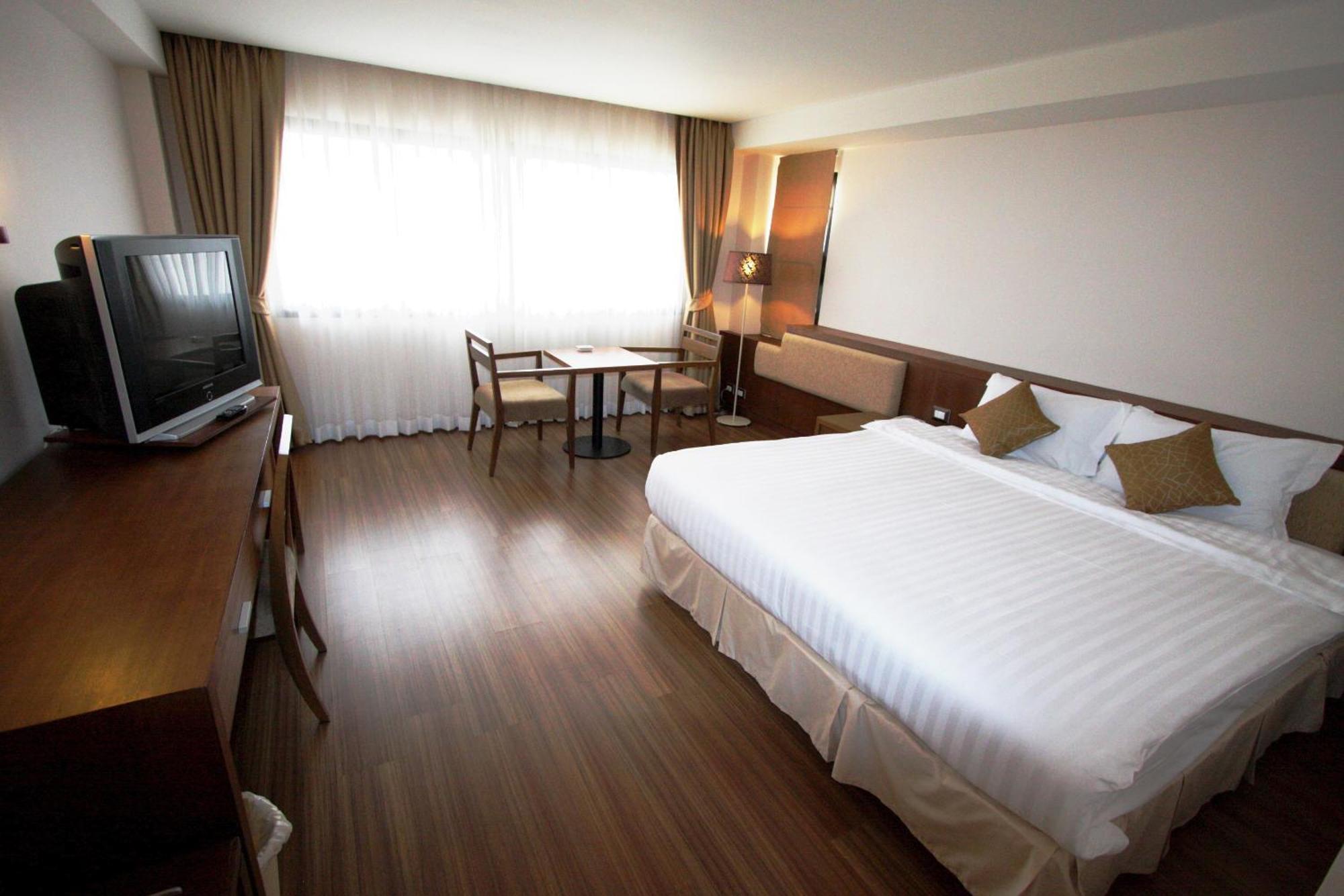 Hiran Residence Patong Extérieur photo