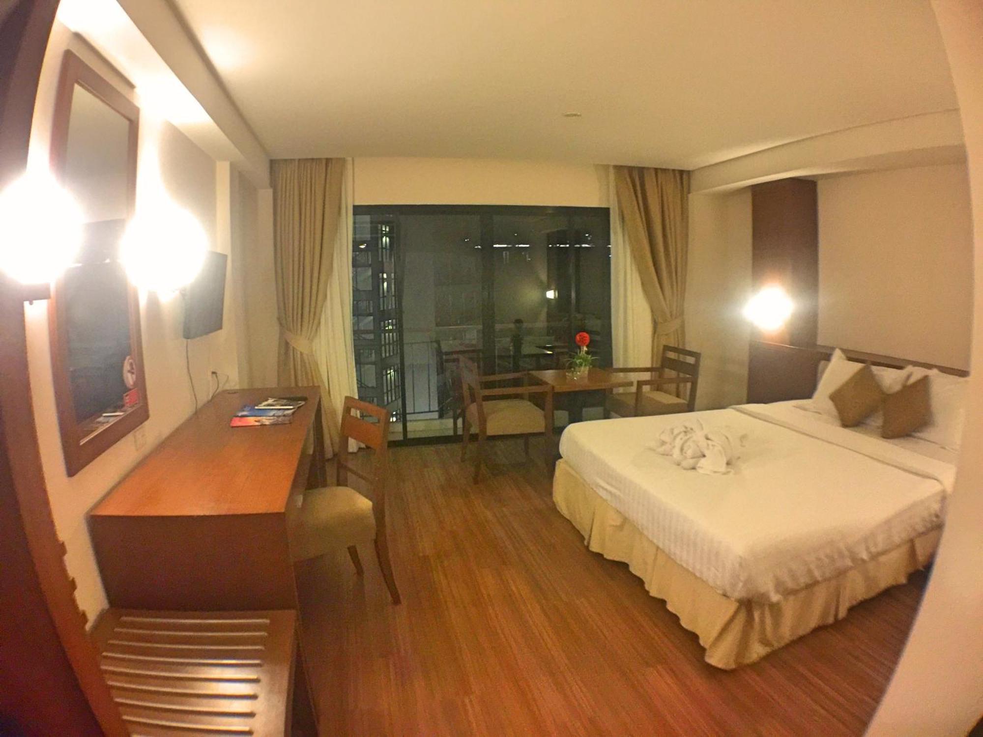 Hiran Residence Patong Extérieur photo