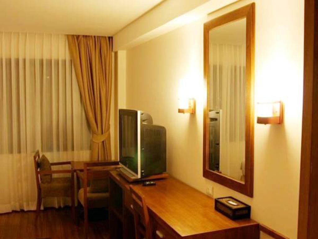 Hiran Residence Patong Extérieur photo
